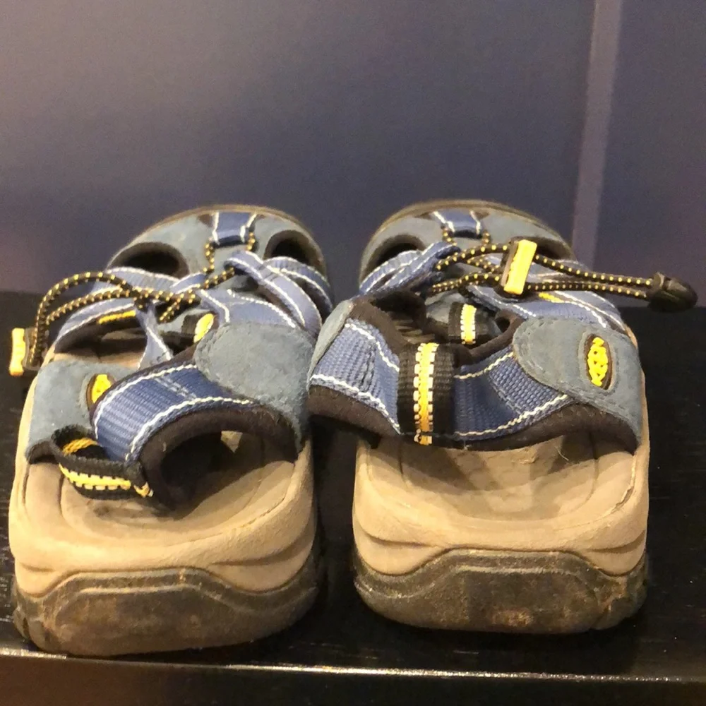 🎉🎉- Keen water shoes hiking camp 6 waterproof